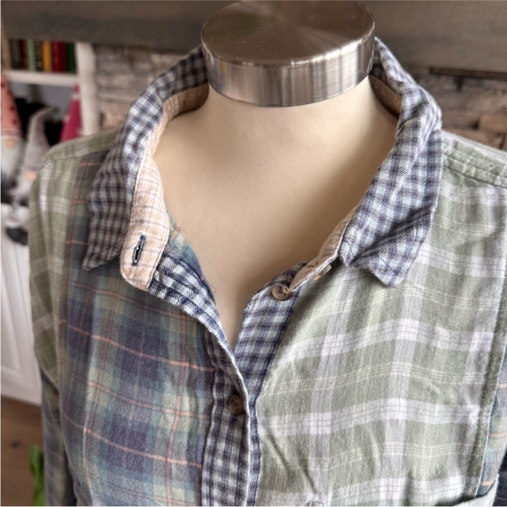American Eagle Outfitters Blue Cream Button Down Shirt - Picture 12 of 15